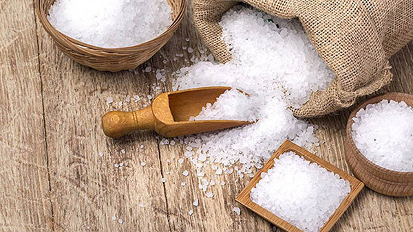 Sử dụng muối để phục hồi áo