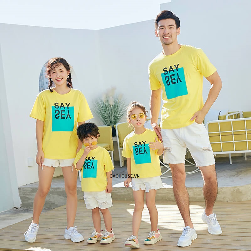 Mẫu áo gia đình 4 người màu vàng Yes-Say