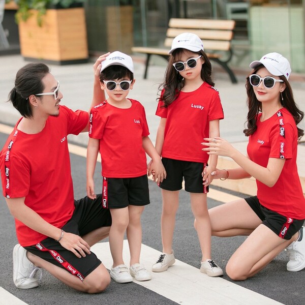 5_áo thun đồng phục gia đình màu đỏ
