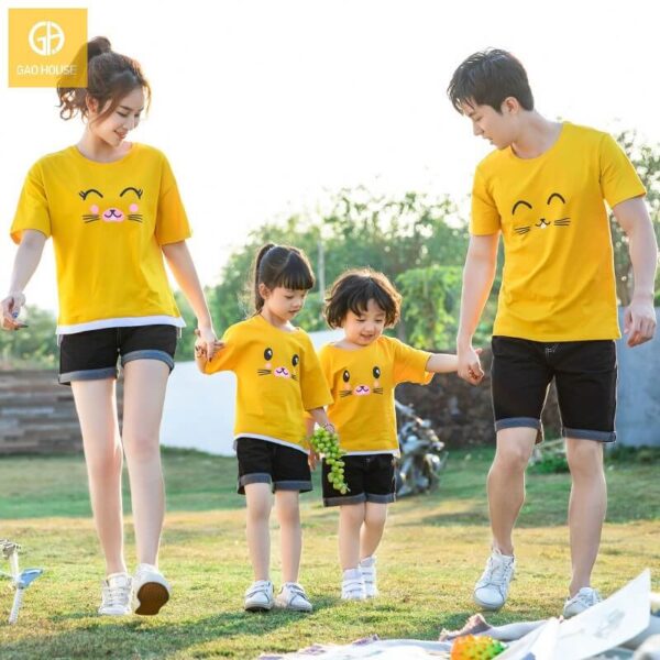 4_áo gia đình mùa hè họa tiết mèo dễ thương AGD0013 màu vàng