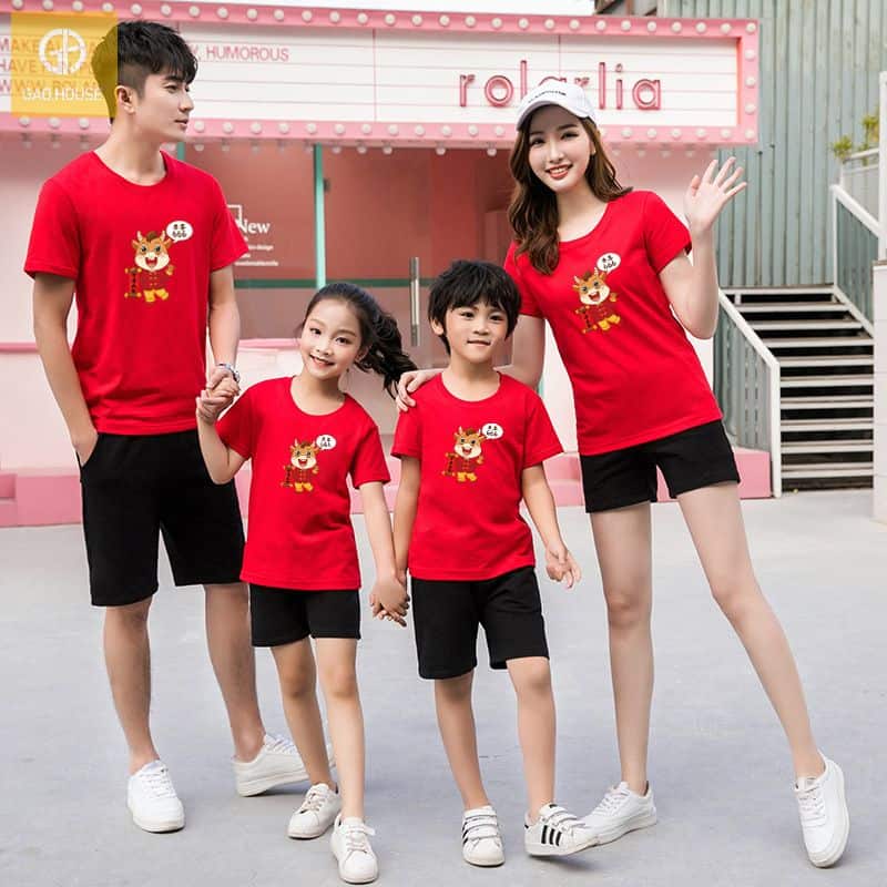 Mẫu đồng phục gia đình tết 4 người màu đỏ