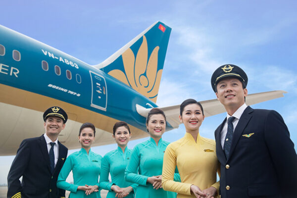 Đồng phục Vietnam airline qua các thời kỳ giờ ra sao