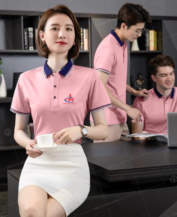 Mẫu áo đồng phục công ty màu hồng phối cổ tím than