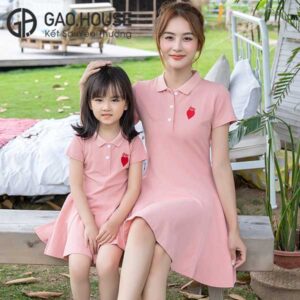 Mẫu áo váy đồng phục gia đình màu hồng