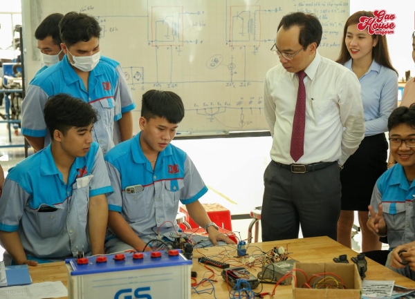 Áo đồng phục DNC ngành Kỹ thuật công nghệ