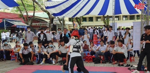 áo đồng phục thể dục trường hùng vương