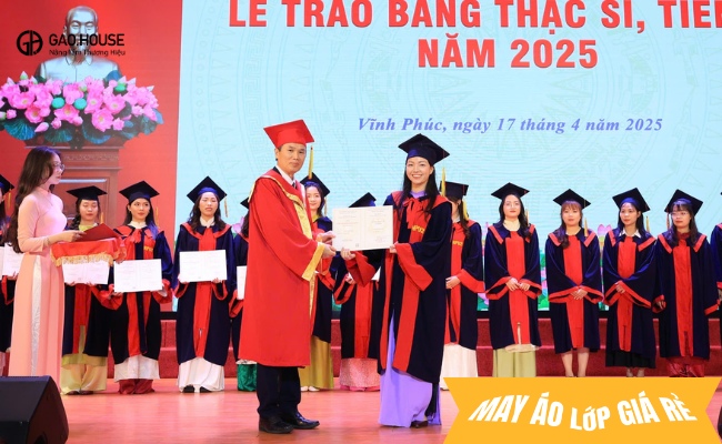 Áo tốt nghiệp Tiến sĩ