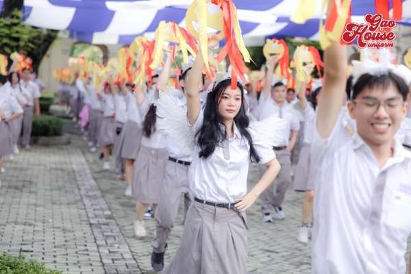 đồng phục mới thpt chuyên lê hồng phong