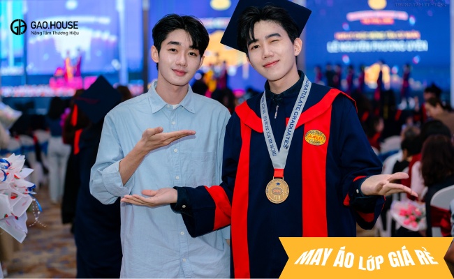 Đồng phục tốt nghiệp Huflit