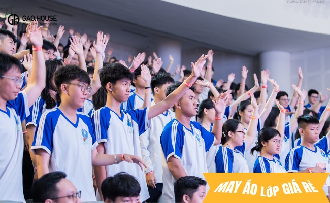 Đồng phục trường Huflit