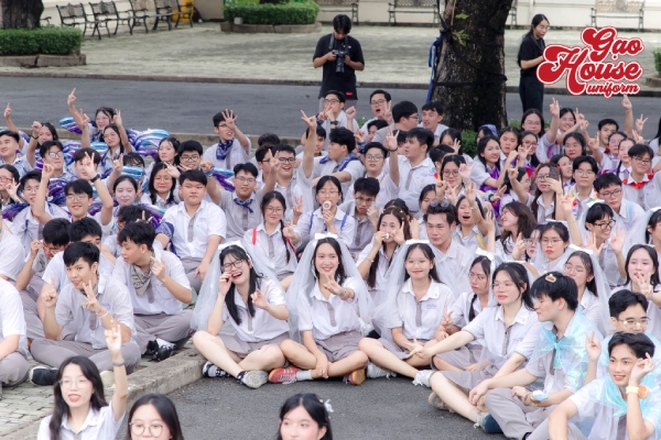 đồng phục trường thpt chuyên Lê Hồng Phong