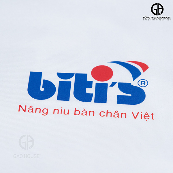 in đồng phục ngoại giao