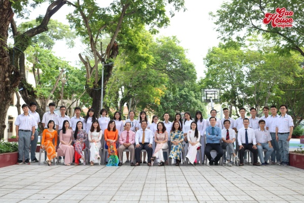 kiểu dáng đồng phục hùng vương