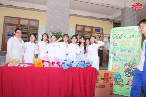 mẫu áo dài đồng phục nguyễn khuyến quận 10