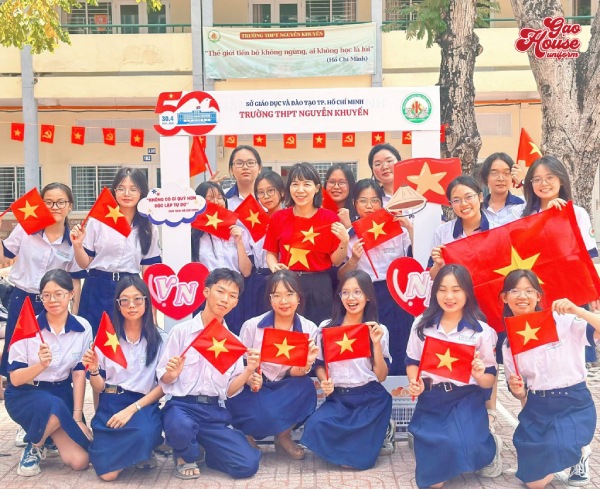 mẫu đồng phục trường nguyễn khuyến