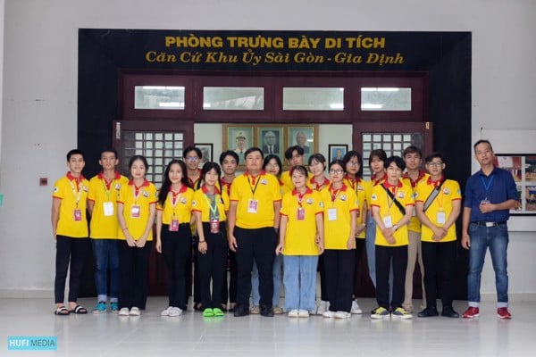 May đồng phục hufi