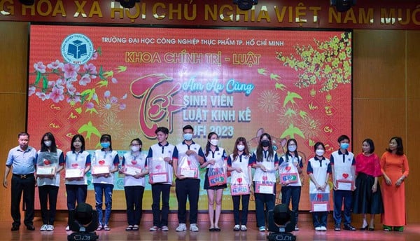 Quy định đồng phục HUFI