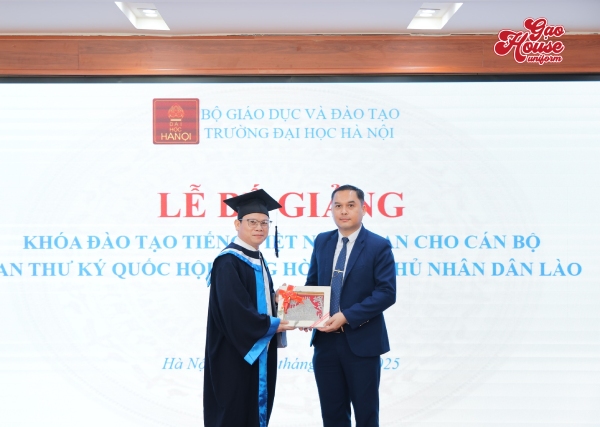 áo đồng phục tốt nghiệp đồng phục HANU