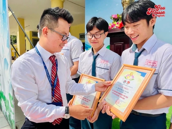 áo đồng phục trường thpt lê minh xuân