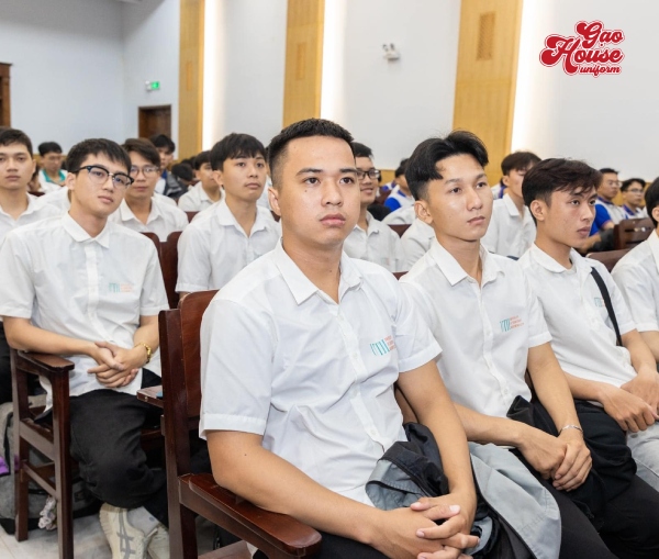 Áo sơ mi ngắn tay đồng phục trường Giao thông vận tải Tp HCM