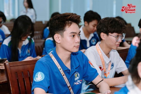 Áo thun CLB Truyền thông Đại học Văn Hiến