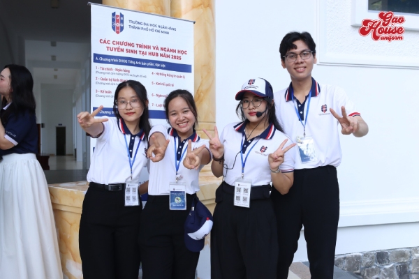 Áo thun polo đồng phục Đại học Ngân hàng