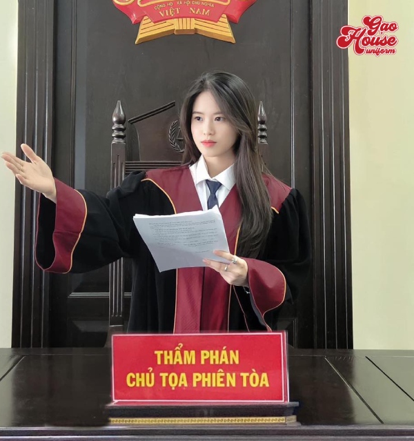 đồng phục của học viện toà án