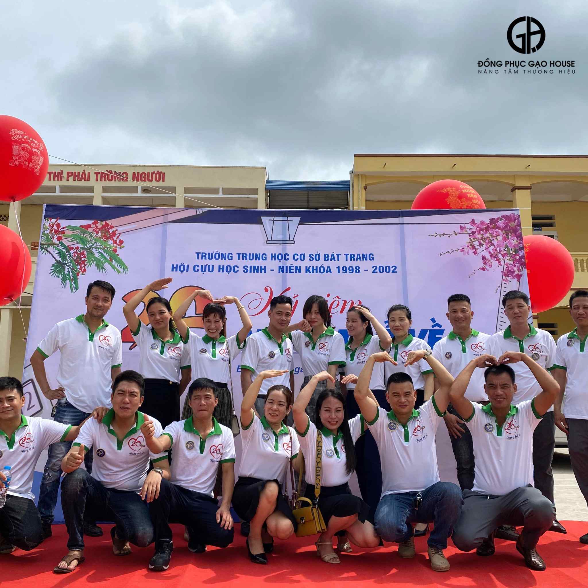 Đồng phục họp lớp giá rẻ