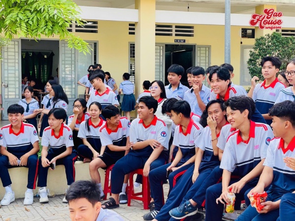 đồng phục thể dục trường lê minh xuân