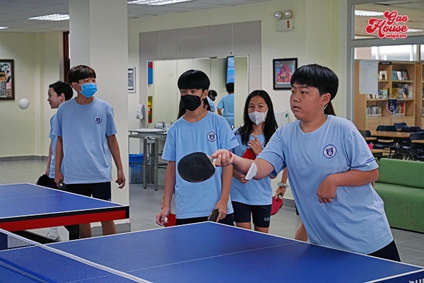 đồng phục thể dục trường quốc tế nam sài gòn