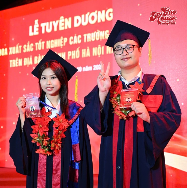 Đồng phục tốt nghiệp trường AJC