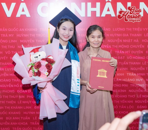 Đồng phục tốt nghiệp trường Giao thông vận tải TPHCM