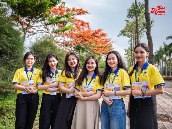 đồng phục trường đại học mở tp hcm