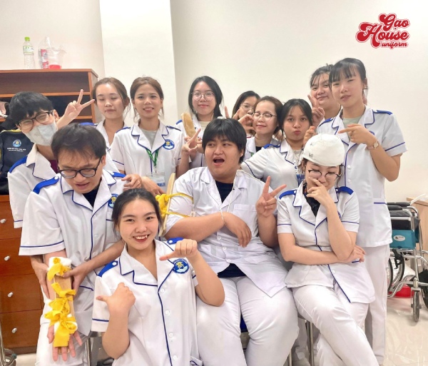 Đồng phục trường Văn Hiến khoa Dược