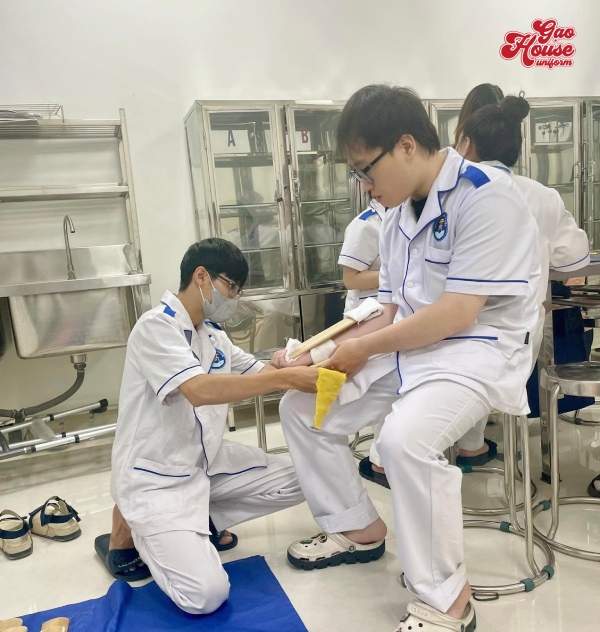Đồng phục trường Văn Hiến khoa y Dược