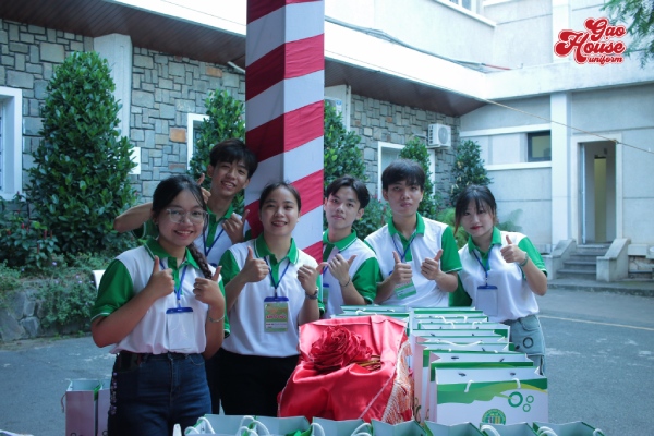 mẫu áo đồng phục trường đại học nông lâm tp hcm