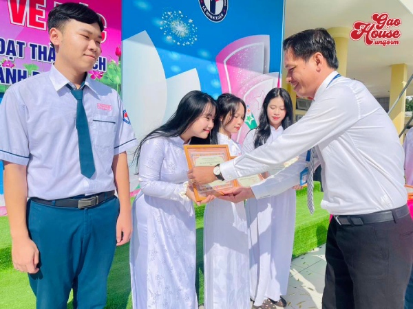 mẫu đồng phục trường thpt lê minh xuân