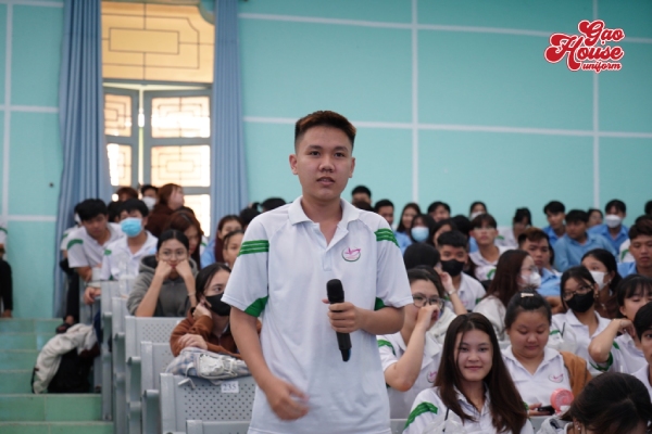 may áo polo đồng phục Đại học Tây Đô