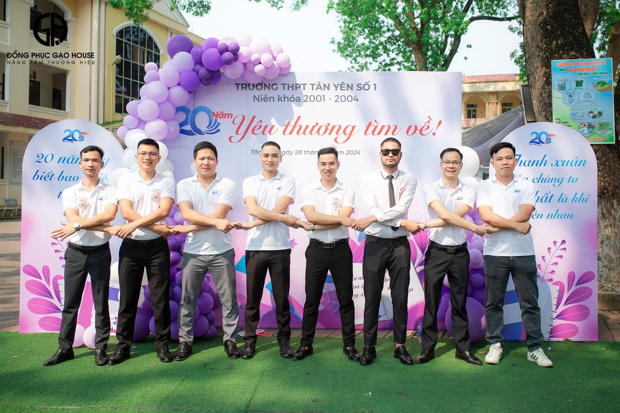 May đồng phục họp lớp cao cấp