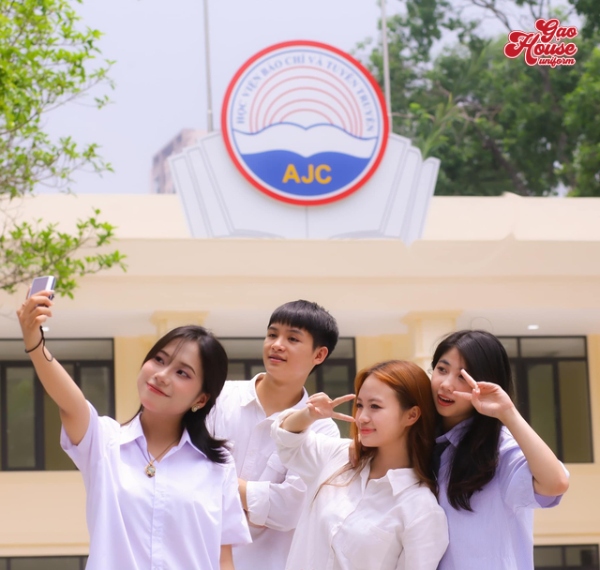 quy định mặc áo đồng phục ajc